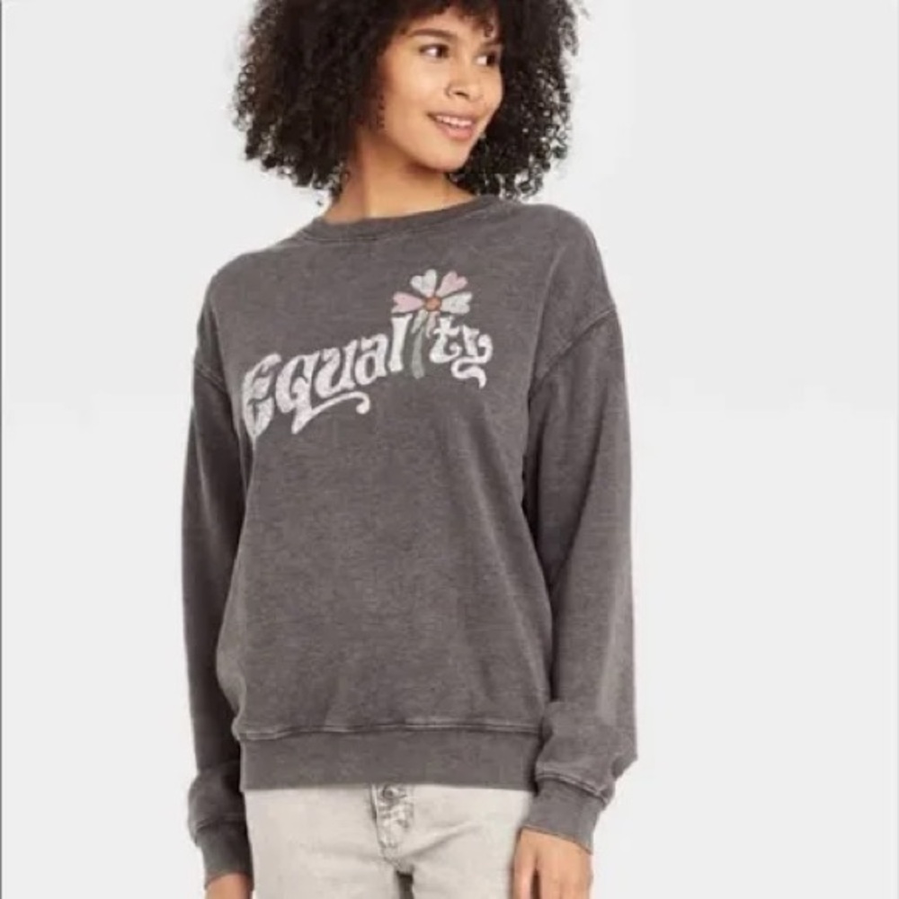 Zoe+Liv Equality Graphic Sweatshirt Gray Women’s Small. Pre-Owned.